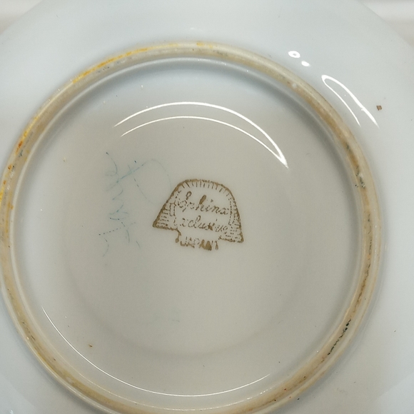 VINTAGE miniature saucer collection of 5 saucers. - Picture 5 of 11